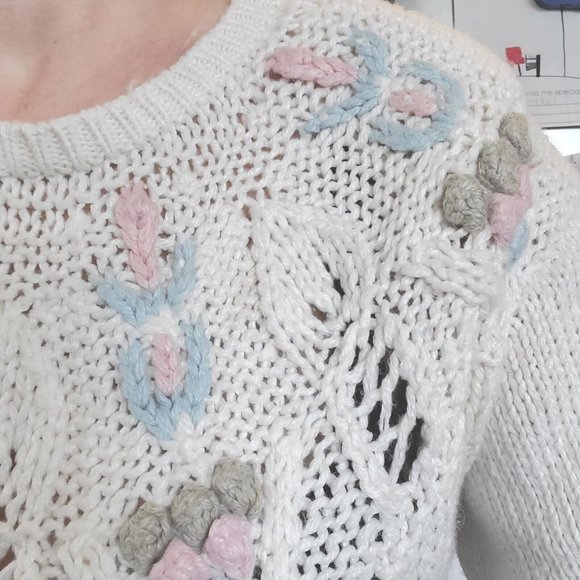 Vintage 80s Handknit White Pulliver Sweater Textured Pastel Sz M/L Cottage Core - Picture 5 of 9